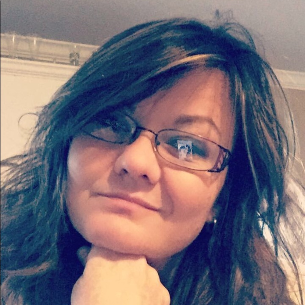 Meet your Posher, Carla
